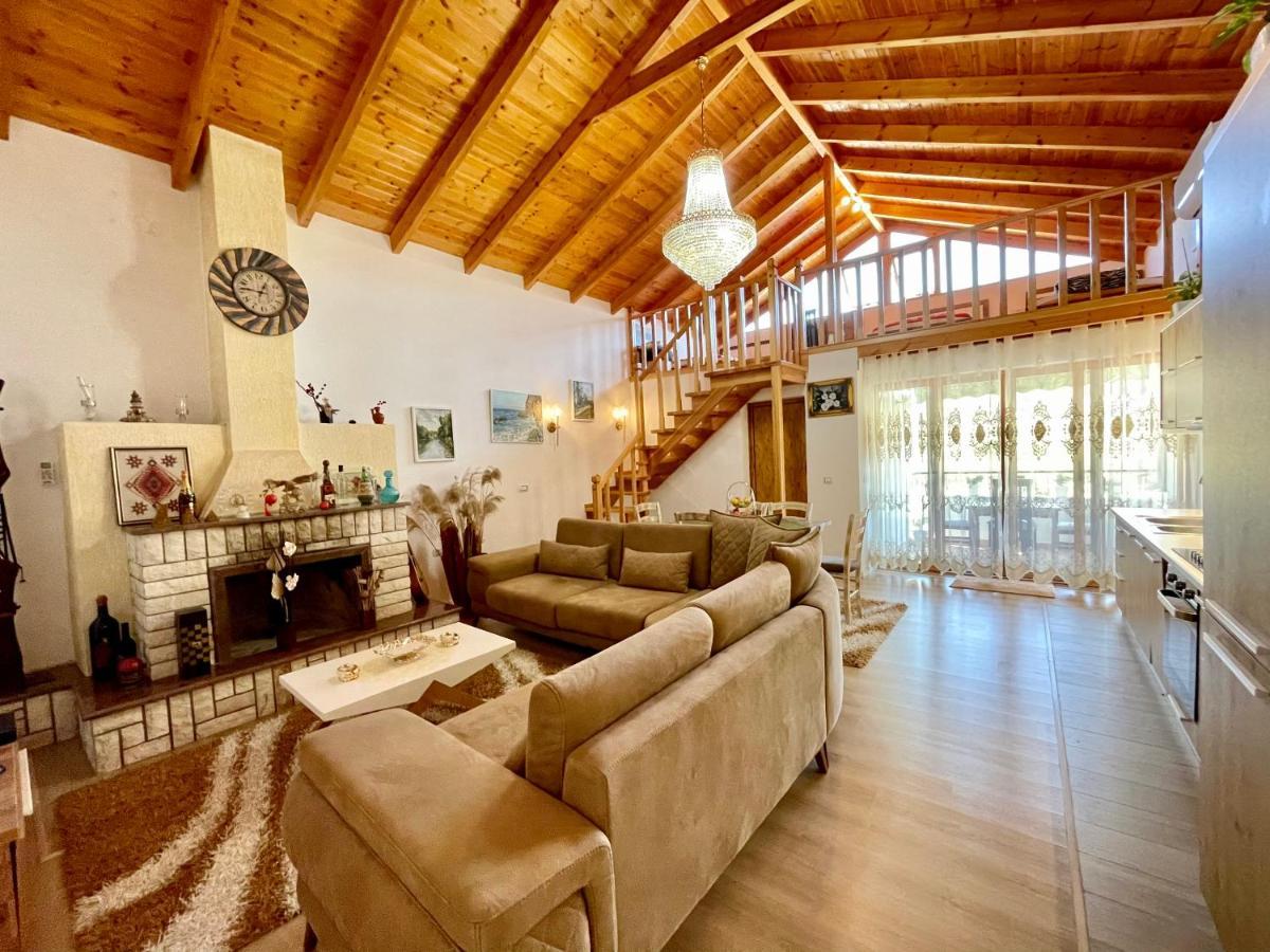 River Escape Villa - Private Beach, Scenic View & Bbq Tepelene Bagian luar foto