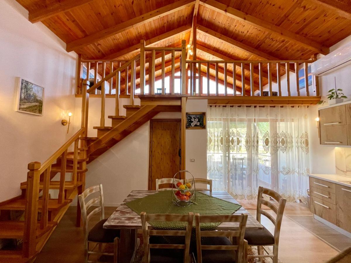 River Escape Villa - Private Beach, Scenic View & Bbq Tepelene Bagian luar foto