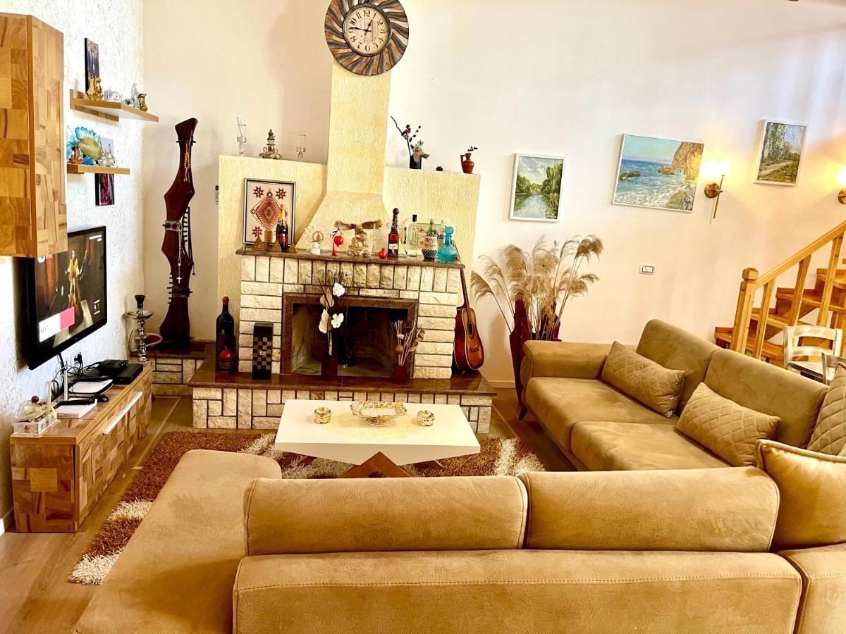 River Escape Villa - Private Beach, Scenic View & Bbq Tepelene Bagian luar foto