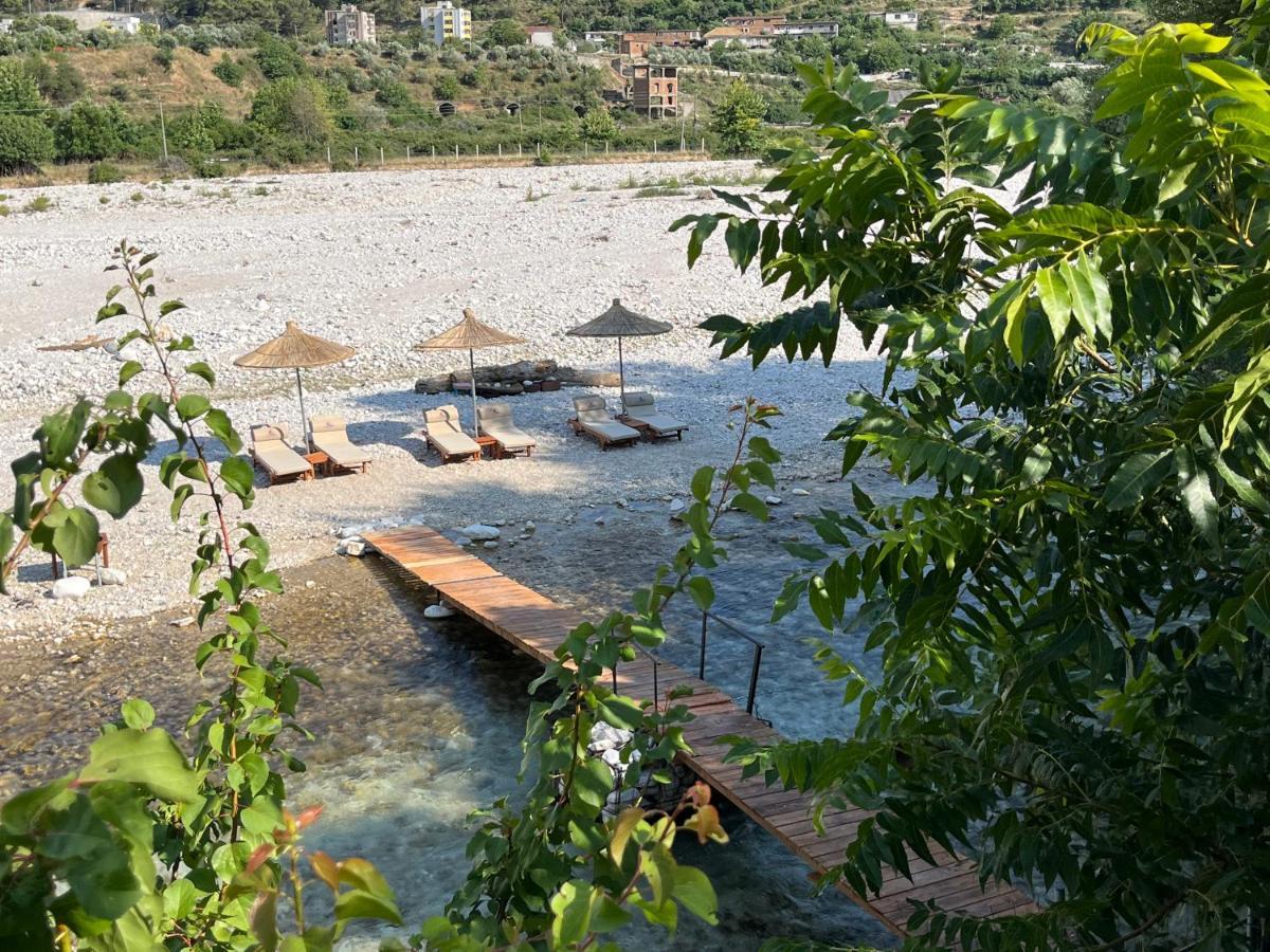 River Escape Villa - Private Beach, Scenic View & Bbq Tepelene Bagian luar foto