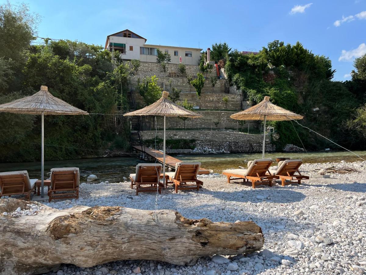 River Escape Villa - Private Beach, Scenic View & Bbq Tepelene Bagian luar foto