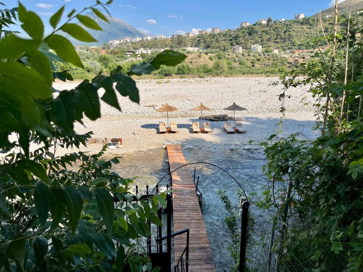 River Escape Villa - Private Beach, Scenic View & Bbq Tepelene Bagian luar foto