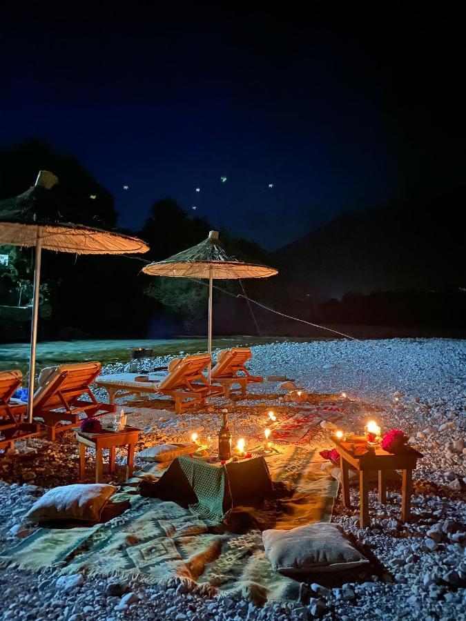 River Escape Villa - Private Beach, Scenic View & Bbq Tepelene Bagian luar foto