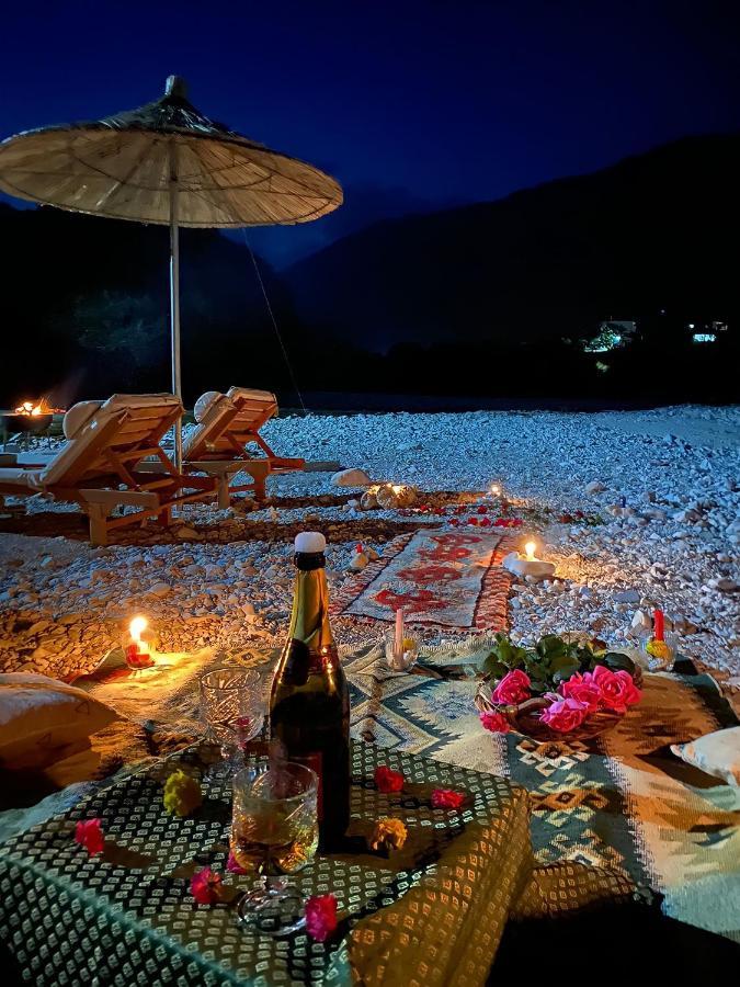River Escape Villa - Private Beach, Scenic View & Bbq Tepelene Bagian luar foto